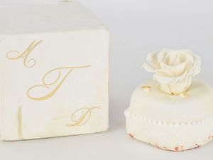 Miniatur Kue Pengantin Donald Trump Resmi Jadi Milik Seniman Kontroversial AS Miniatur Kue Pengantin Donald Trump Resmi Jadi Milik Seniman Kontroversial AS