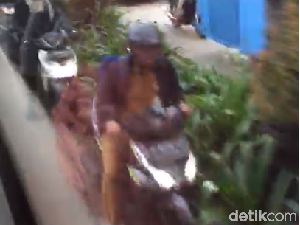 Gimana Mau Masuk Tol Kalau Pemotornya Masih Bandel Gini