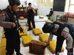 Wihara Cetiya Sari Lumajang Disterilisasi