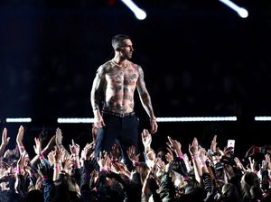 Saat Adam Levine Telanjang Dada dan Dikaitkan dengan Janet Jackson