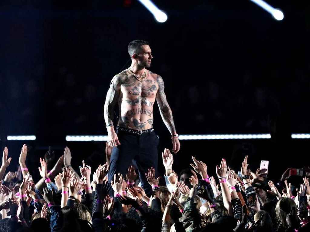 Saat Adam Levine Telanjang Dada dan Dikaitkan dengan Janet Jackson Saat Adam Levine Telanjang Dada dan Dikaitkan dengan Janet Jackson