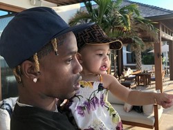 Baru Satu Tahun, Anak Kylie Jenner Sudah Punya Lamborghini Custom