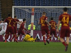 Usai turun minum, Nicolo Zainolo memecah kebuntuan Roma dengan mencetak gol penyama.