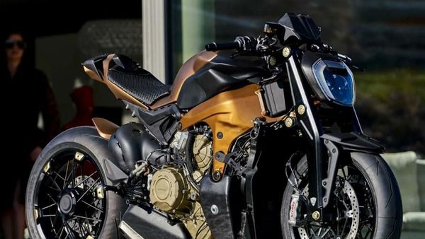 Ducati Panigale V4 Dimodifikasi Jadi Motor Naked