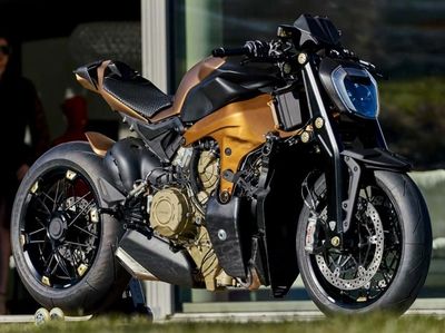 Ducati Panigale V4 Dimodifikasi Jadi Motor Naked