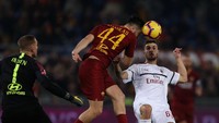 Bermain di Stadion Olimpico pada Senin (4/2/2019) dinihari WIB, laga big match Serie A antara AC Milan dan AS Roma berakhir imbang 1-1.