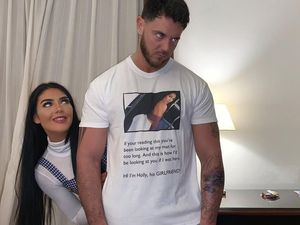 Wanita Ini Viral karena Paksa Kekasih Hangout Pakai Baju Gambar Dirinya