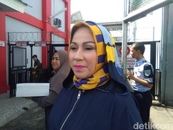 Pengalaman Berharga Camelia Malik Main Film Bareng Ade Irawan