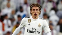 Jendral lapangan tengah Madrid, Luka Modric tengah mengontrol bola. REUTERS/Juan Medina.
