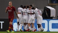 Krzysztof Piatek menjadi sosok perobek gawang AS Roma melalui umpan dari Lucas Paqueta.