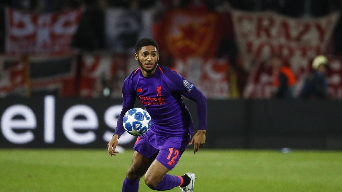 Joe Gomez jalani operasi dan bakal absen lebih lama (Srdjan Stevanovic/Getty Images)