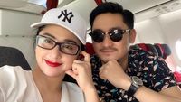 Intip Momen Manis Dewi Perssik dan Suami Saat Liburan