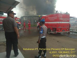 Video Kebakaran di Kawasan Pertamina di Balongan Video Kebakaran di Kawasan Pertamina di Balongan