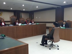 Eks Anggota DPR Amin Santono Divonis 8 Tahun Penjara