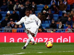 Vinicius Jr menambah keunggulan Madrid 2-0 di menit ke-80. REUTERS/Juan Medina.