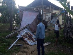 Dampak Rentetan Gempa Mentawai: Gereja, Puskesmas, dan 11 Rumah Rusak