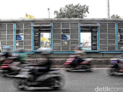 Halte TransJ Pasar Rumput Jadi Saksi Bisu Tawuran Antarwarga
