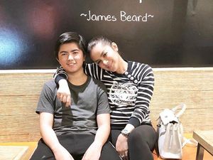 7 Momen Quality Time Ollla Ramlan bersama Anak Laki-lakinya