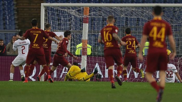 AS Roma bermain imbang 1-1 melawan AC Milan dalam lanjutan Liga Italia (Foto: Paolo Bruno/Getty Images) AS Roma bermain imbang 1-1 melawan AC Milan dalam lanjutan Liga Italia (Foto: Paolo Bruno/Getty Images)