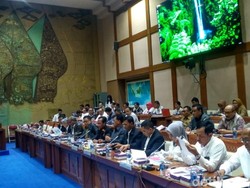 Ke DPR, Dirjen Migas hingga Bos Pertamina Rapat Pengeboran Ilegal