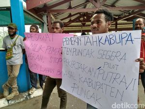 Warga Demo di Bandara Timika, Tuntut Subsidi Tiket Pesawat