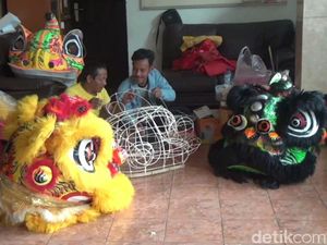 Rezeki Imlek, Omzet Perajin Barongsai Naik 30% Rezeki Imlek, Omzet Perajin Barongsai Naik 30%