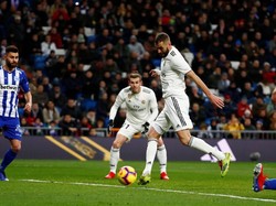 Los Blancos membuka keunggulan lewat gol Karim Benzema di menit ke-30. REUTERS/Juan Medina.