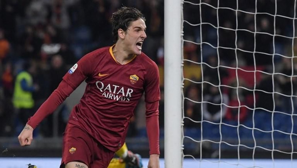 Juventus dan Real Madrid kabarnya memantau Nicolo Zaniolo (Foto: Tiziana FABI / AFP)