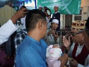 Tangis Bahagia Orangtua Grabiella yang Lahir di Taksi Online