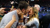 Portret Mesra Model Seksi Gisele Bundchen dan Suami di Super Bowl 2019