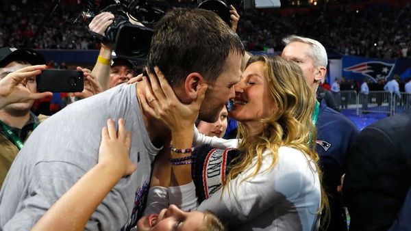 Portret Mesra Model Seksi Gisele Bundchen dan Suami di Super Bowl 2019