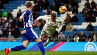 Gol Mariano tercipta lewat tandukan yan cukup keras. REUTERS/Juan Medina.