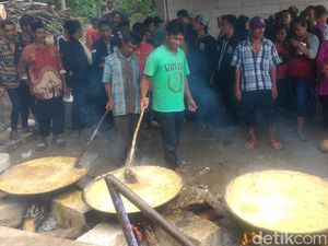 Tradisi Sanggring, Jamuan Makan yang Dimasak Kaum Adam Tradisi Sanggring, Jamuan Makan yang Dimasak Kaum Adam