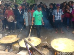 Tradisi Sanggring, Jamuan Makan yang Dimasak Kaum Adam