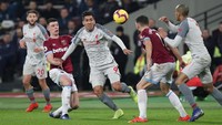Liverpool untuk kedua kalinya secara beruntun mendapat hasil imbang. Setelah sebelumnya ditahan Leicester City, kini The Reds diimbangi West Ham. (Foto: David Klein/Reuters)