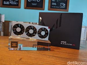 AMD Pamer Kartu Grafis Radeon 7 di Indonesia AMD Pamer Kartu Grafis Radeon 7 di Indonesia