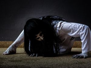 Gaya Makan Wanita Tercantik hingga Hantu Pesan Makanan di Hong Kong