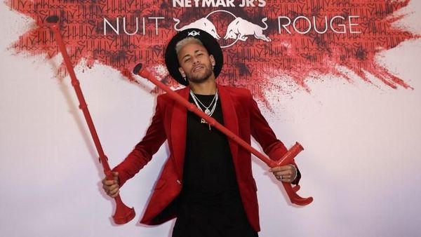 Merah Meriah Pesta Ulang Tahun Neymar