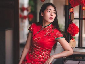 Imlek Harus Pakai Baju Apa? Ini Warna yang Membawa Keberuntungan Imlek Harus Pakai Baju Apa? Ini Warna yang Membawa Keberuntungan