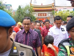 Anies Tinjau Perayaan Imlek 2019 di Vihara Dharma Bhakti