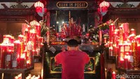 Malming Cuy, Ada Bazar dan Panggung Hiburan di Klenteng Tertua di Bekasi