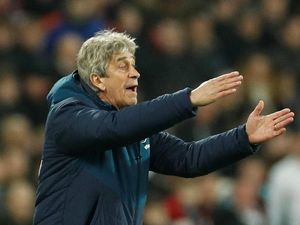 Pellegrini Kesal dengan Cara Koeman Singkirkan Luis Suarez Pellegrini Kesal dengan Cara Koeman Singkirkan Luis Suarez