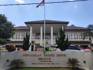 Sidang Praperadilan Tersangka Kasus TPS Liar Limo Ditunda Sidang Praperadilan Tersangka Kasus TPS Liar Limo Ditunda