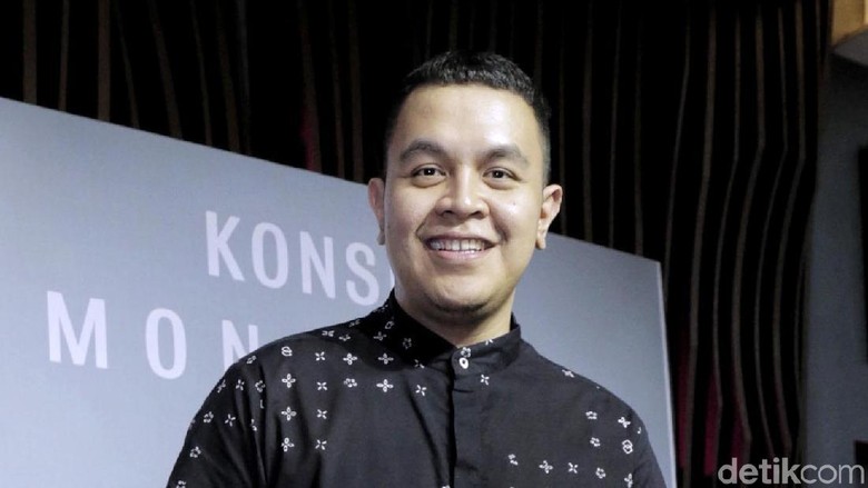 Penonton Mulai Padati Konser Monokrom Tulus