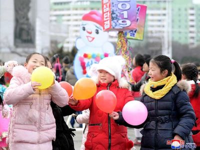 Mengintip Suasana Perayaan Imlek di Korea Utara