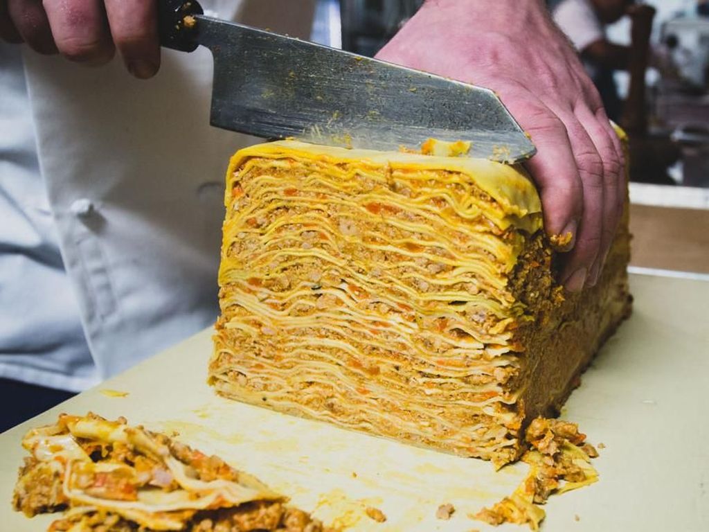 Wouw! Lasagna Ini Terdiri Dari 100 Lapis dan Dibuat Selama Tiga Hari