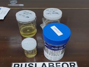 Polisi Sita Cangklong Bekas Sabu hingga Ponsel dari Yanto Sari