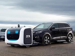 Canggih! Bandara Ini Pakai Robot Buat Parkirkan Mobil