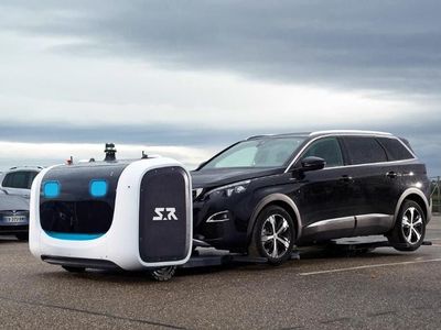 Foto: Robot Parkir Valet Canggih di Bandara Inggris
