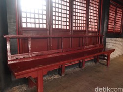 Kisah Bangku Paling Hina di China